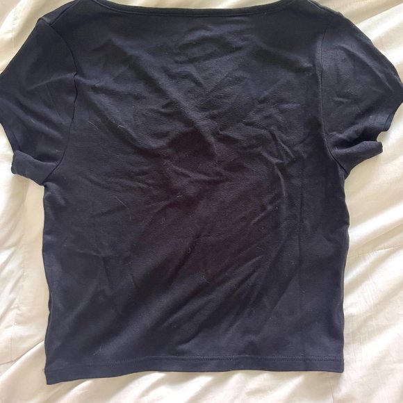 Small Black Tee with Cross-Neck String - Picture 4 of 4